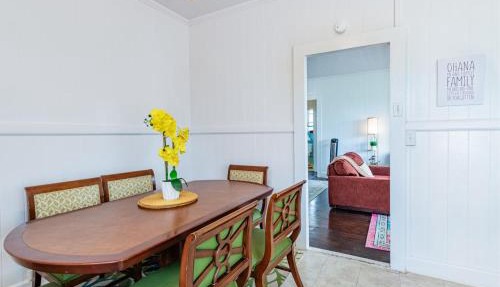 YOUR HILO HOMEBASE - Lovely 3 Bedroom in Heart of Hilo with AC!