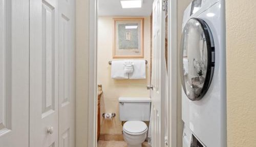 Royal Kahana 104 · RK104 West Maui Studio at BeachFront Resort w