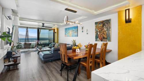 Spectacular luxury , modern oceanfront condo Maalaea-Kihei ,Maui