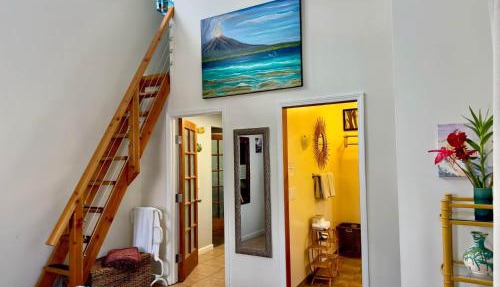 Cozy retreat with Hot Tub-5 min to Volcanoes Park
