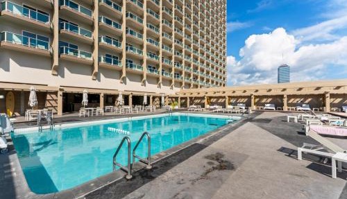 Ala Moana Hotel 2026 near beach King bed