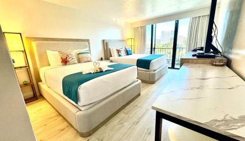 FREE PARKING Palms Hotel Waikiki