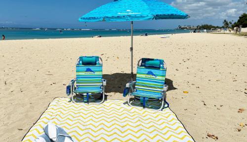 Waikiki Banyan retreat - parking, pool, sauna & sea views