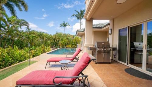Ultimate Family Getaway: Spacious 4BR Home with Pool BBQ Beach Access—Perfect for Groups