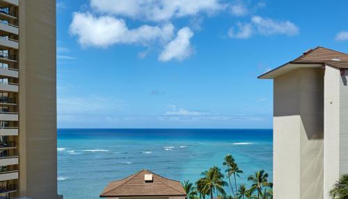Halepuna Waikiki by Halekulani - NO RESORT FEE
